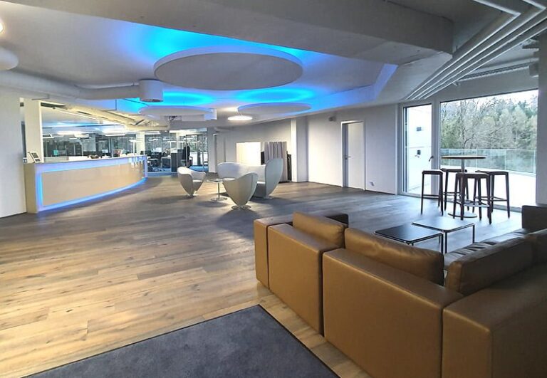 Representative hall halten business center
